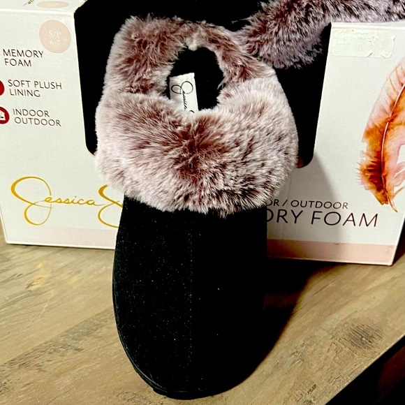 Jessica Simpson Shoes - JESSICA SIMPSON Indoor/Outdr slippers